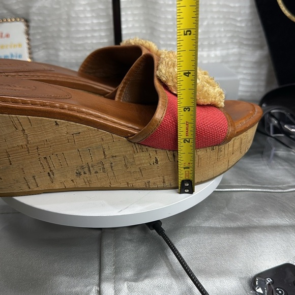 (T5) COACH JAZMIN PLATFORM
RED CANVAS AND BROWN LEATHER WEDGE SANDALS
SIZE 10M - Picture 7 of 12